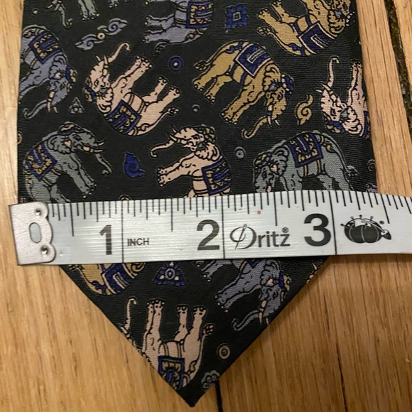 THAI SILK Men’s Necktie 100% Silk Handmade In Thailand Multicolor Elephant Print - Picture 7 of 8